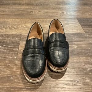 Woman’s shoes